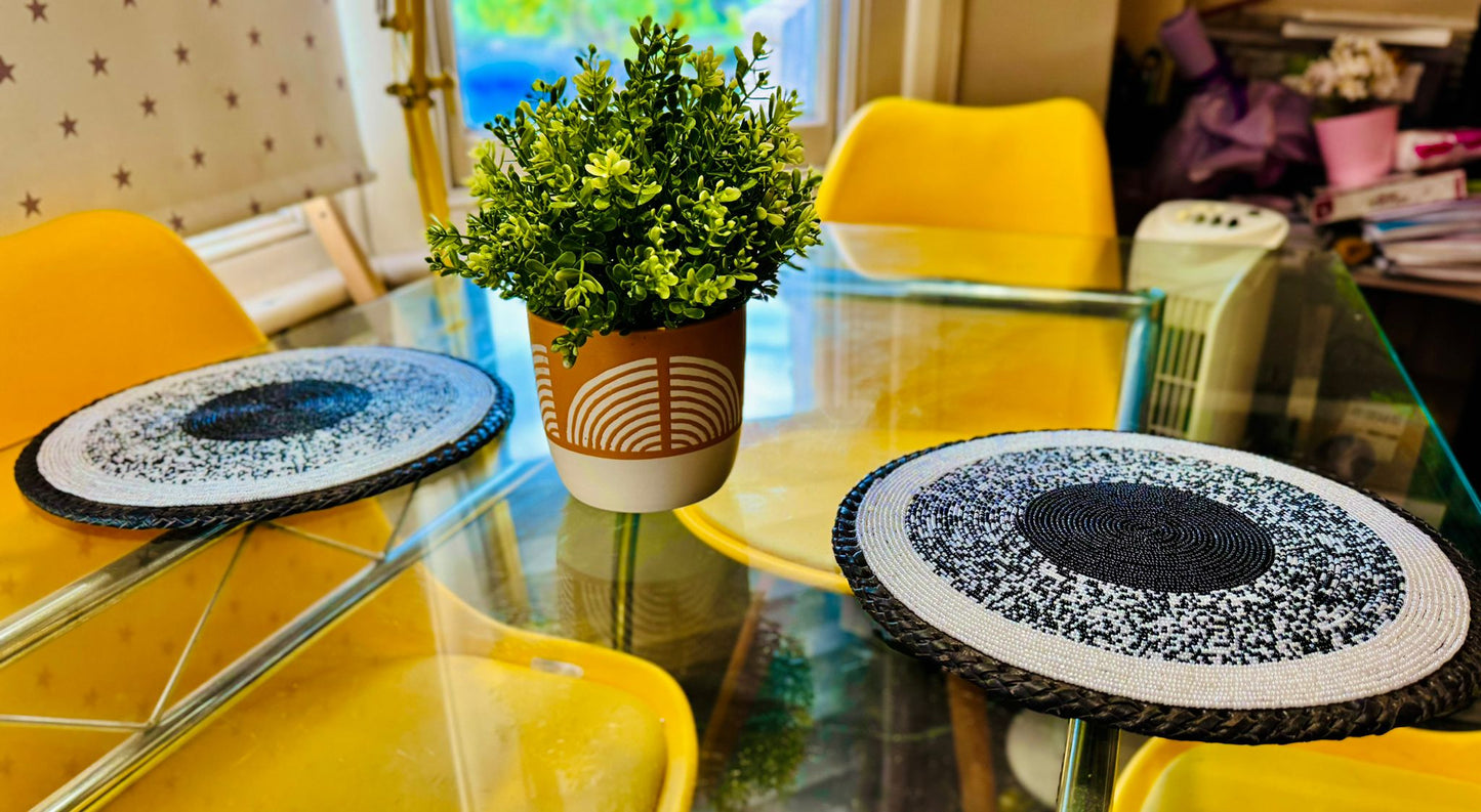 Monochrome Burst Placemat set